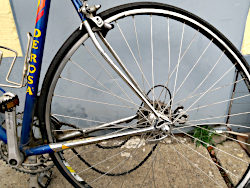 Unfallschaden an einem De Rosa Fahrrad/Rennrad; anklicken zum Vergrößern